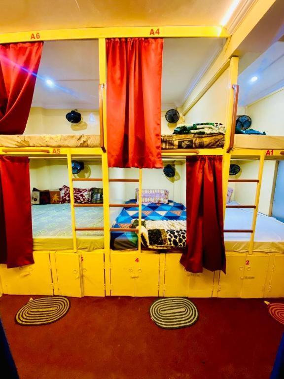 Namo Guest House Only For Indians فاراناسي المظهر الخارجي الصورة