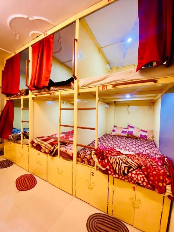 Namo Guest House Only For Indians فاراناسي المظهر الخارجي الصورة