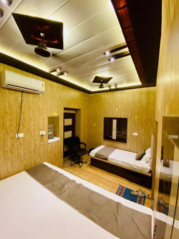 Namo Guest House Only For Indians فاراناسي المظهر الخارجي الصورة