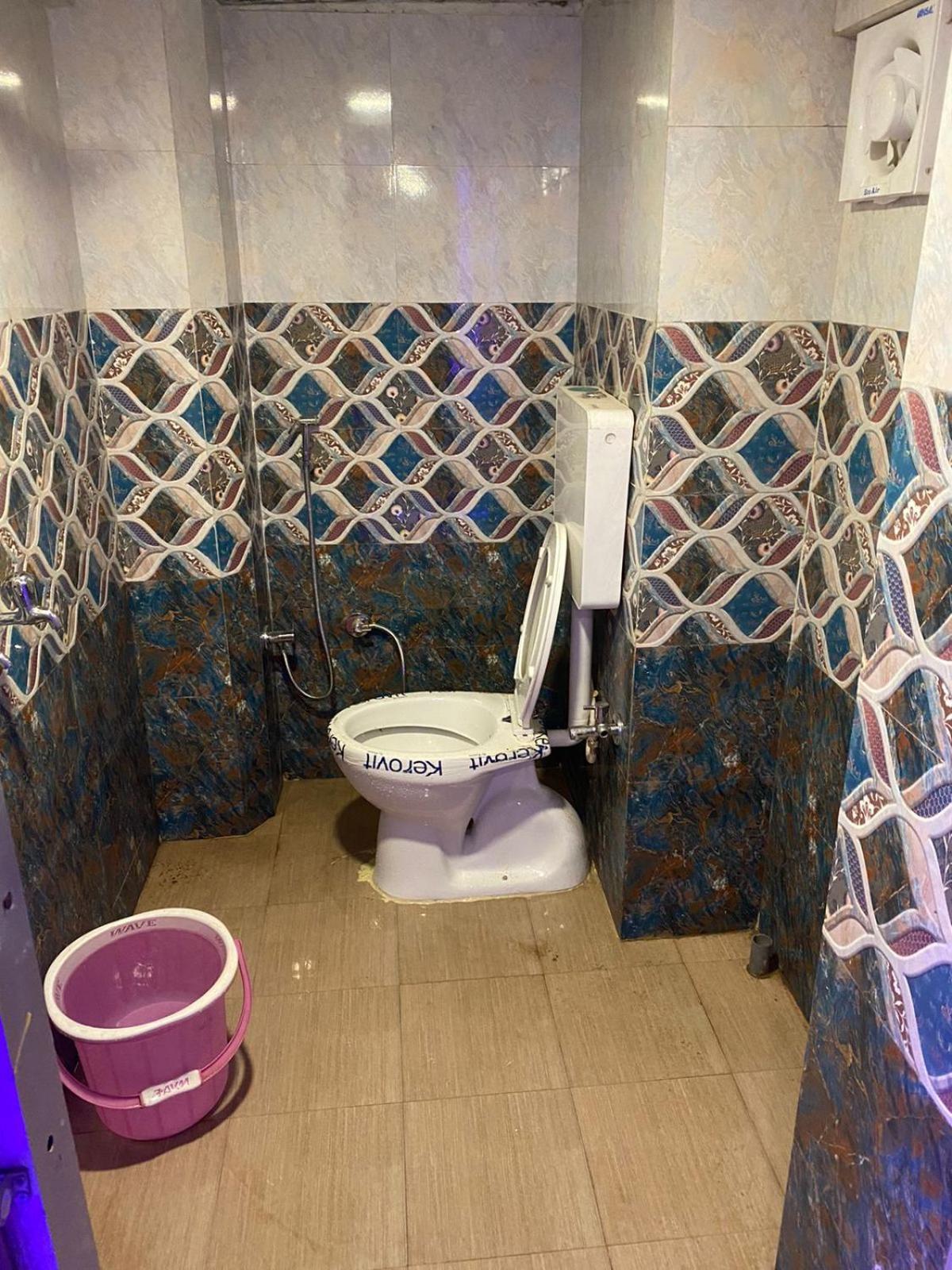 Namo Guest House Only For Indians فاراناسي المظهر الخارجي الصورة