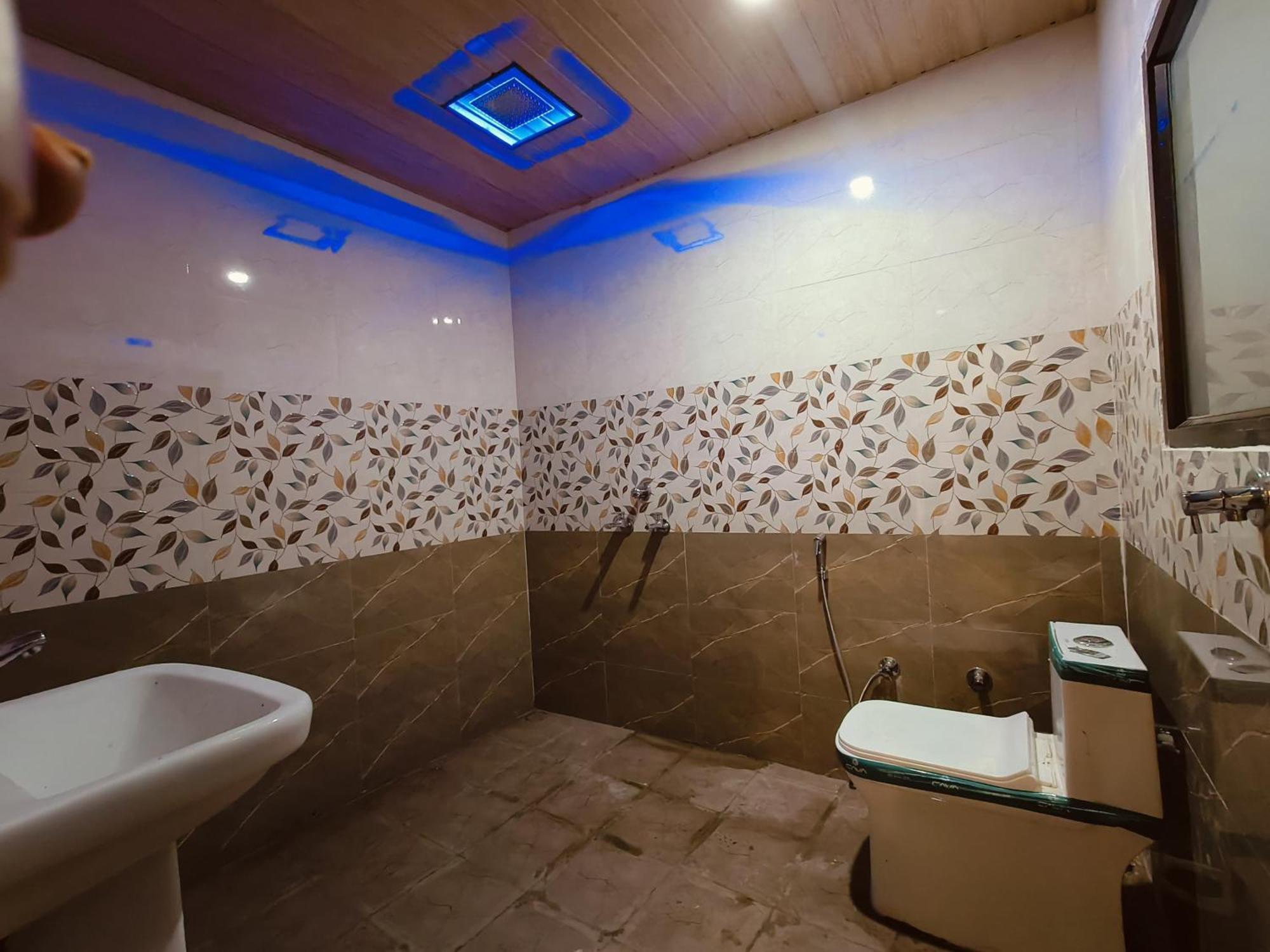 Namo Guest House Only For Indians فاراناسي المظهر الخارجي الصورة