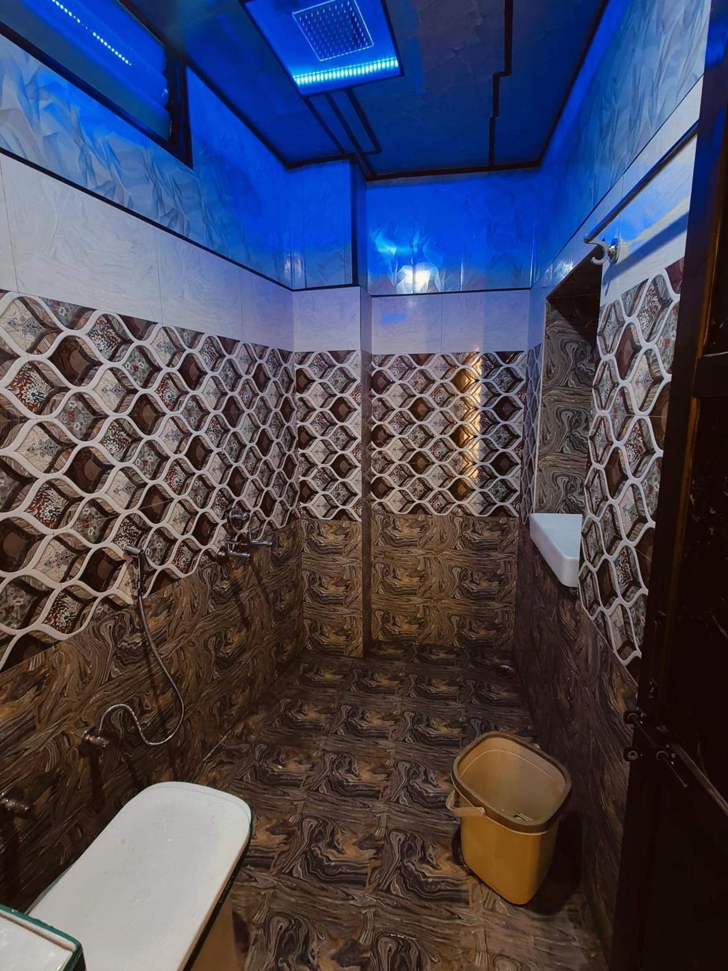 Namo Guest House Only For Indians فاراناسي المظهر الخارجي الصورة
